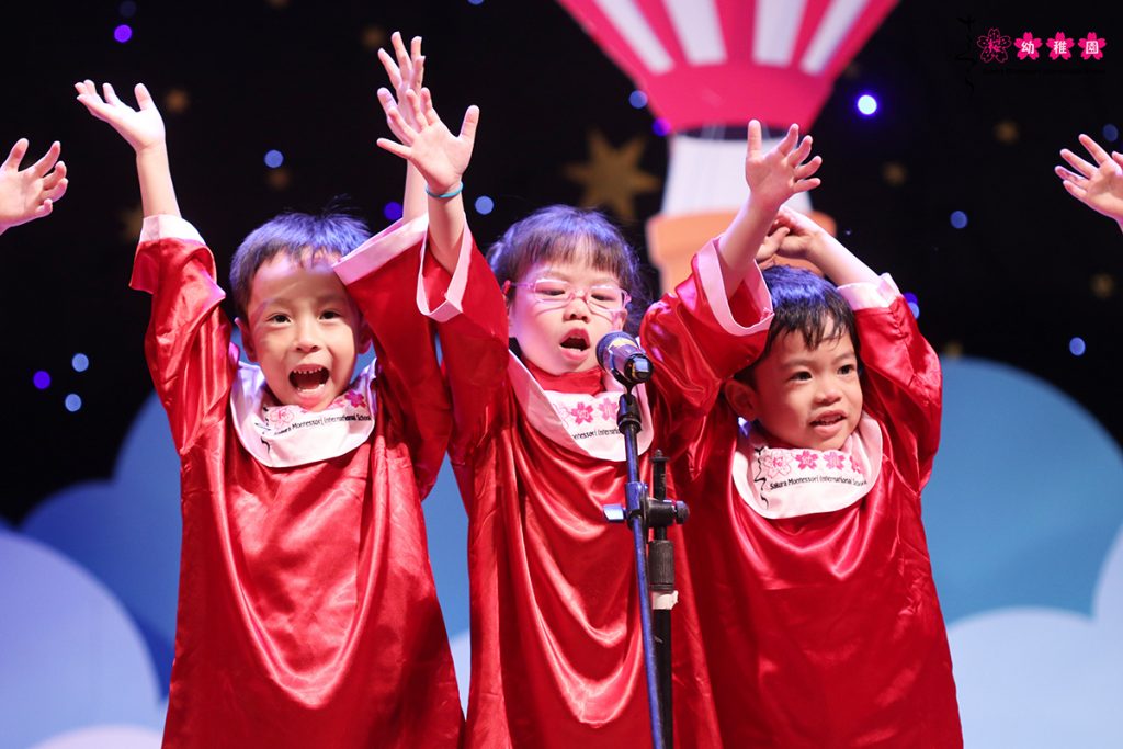 Các bạn nhỏ Sakura Montessori Cầu Giấy tự tin tỏa sáng tại Summer Concert 2019