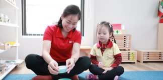 Đội ngũ giáo viên Sakura Montessori nhận chứng chỉ đào tạo Montessori Quốc tế