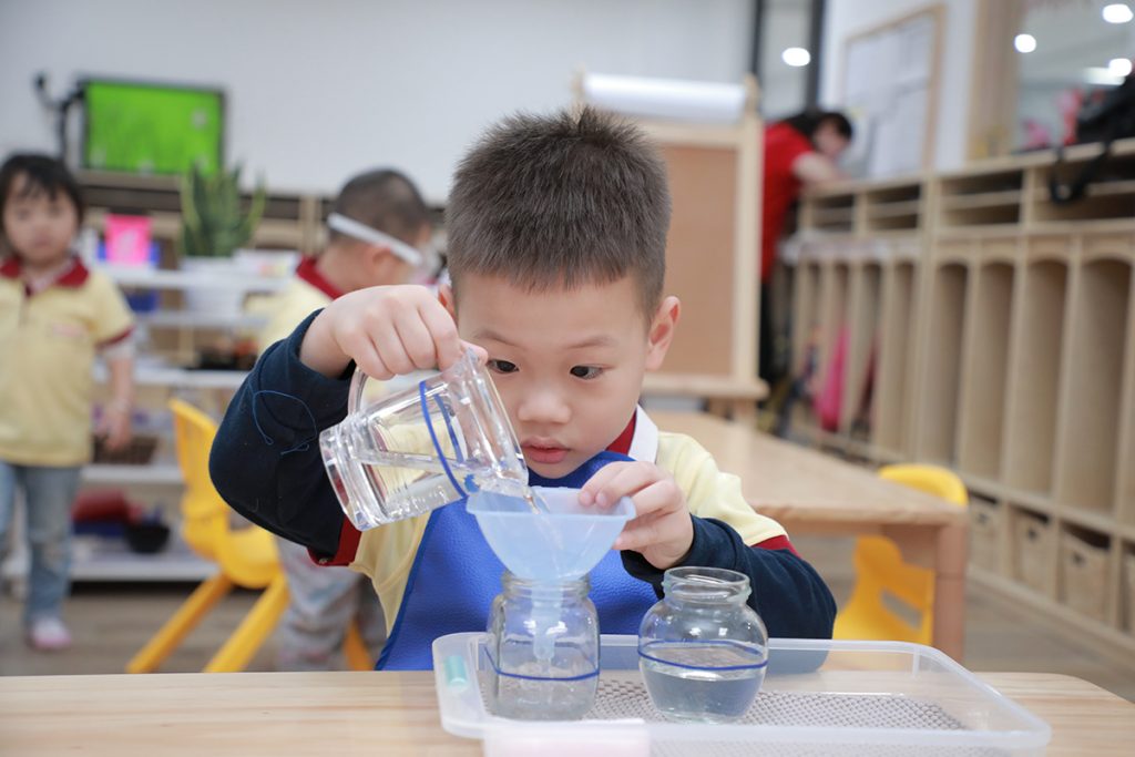 Môi trường giáo dục tôn trọng trẻ tại Trường Mầm non Quốc tế Sakura Montessori