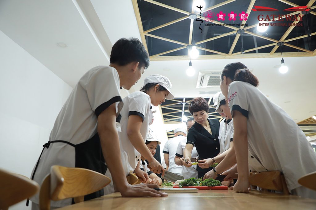 Sakura Montessori tổ chức đào tạo nâng cao nghiệp vụ cho đầu bếp cơ sở