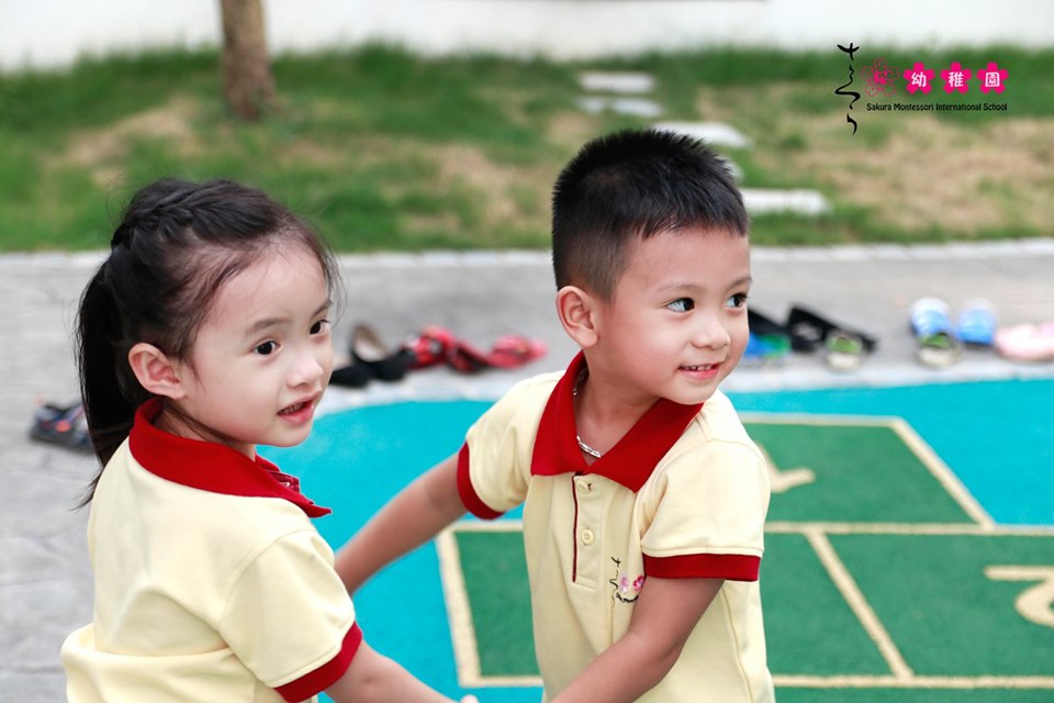 Trò chuyện với đội ngũ nhân viên trường - kênh thông tin hiệu quả nhất khi chọn trường mầm non quốc tế tại TP. Hồ Chí Minh