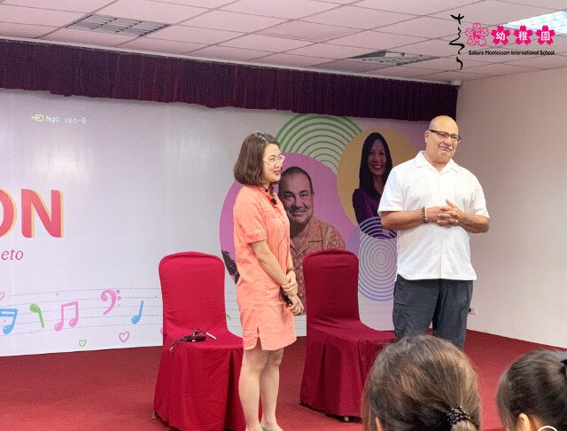 Bậc thầy âm nhạc Frank Leto truyền cảm hứng cho giáo viên Sakura Montessori