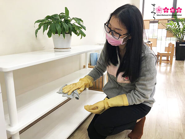 Sakura Montessori đẩy mạnh công tác tổng vệ sinh, khử khuẩn toàn trường 12