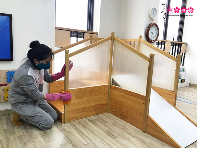 Sakura Montessori đẩy mạnh công tác tổng vệ sinh, khử khuẩn toàn trường 9