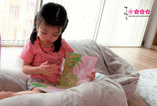 Giờ đọc sách của các bạn nhỏ Sakura Montessori có gì thú vị? - 12