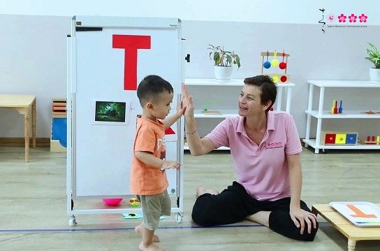 Vui học Tiếng Anh cùng SMISers Hai Bà Trưng