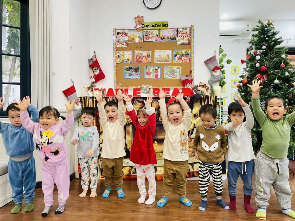 Trang trí noel - trường mầm non Maple bear - Sakura Montessori ...